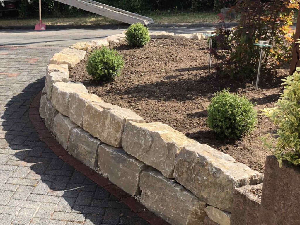 Naturstein Mauer Garten Siegen